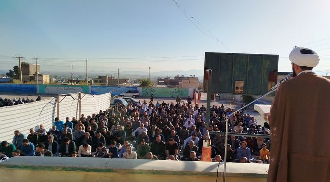 اقامه نماز عید بندگی در روستای ظفرآباد شیراز