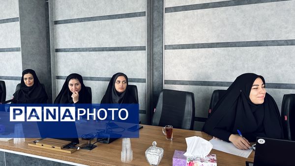 تقدیر از عوامل اجرایی جشنواره ملی طراحی و دوخت لباس دانش‌آموزی با حضور انجمن اولیا‌ و مربیان استان مرکزی