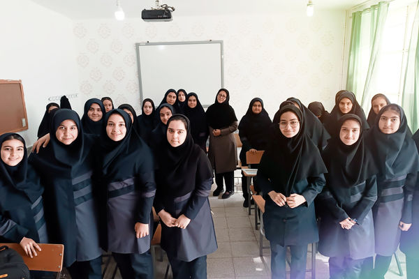 قاب ماندگار کلاس دهم انسانی دبیرستان شاهد ریحانه النبی گناباد 