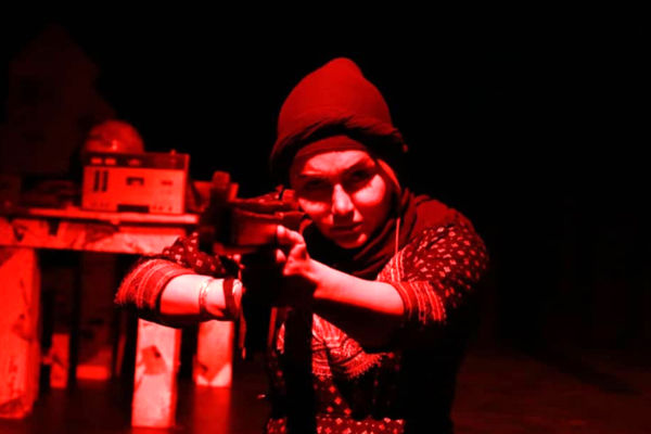 پایان اجرای نمایش «عالیجناب M1» پس از ۱۸ روز روی صحنه