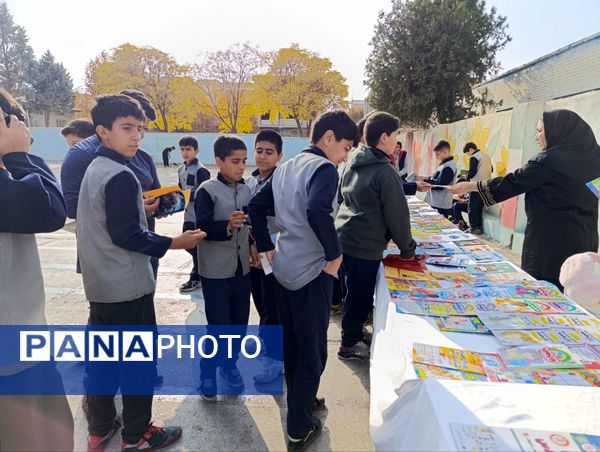 برگزاری نمایشگاه کتاب در دبستان معلم دو آشخانه 