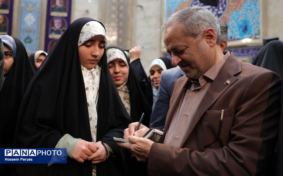 حضور وزیر آموزش و پرورش در جمع دانش‌آموزان معتکف