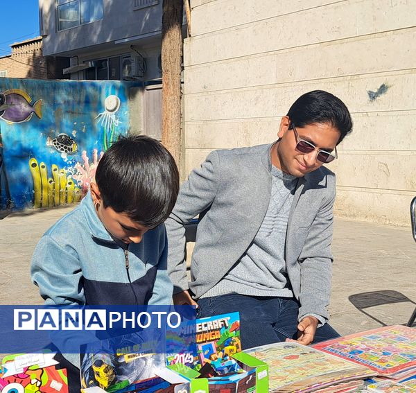 جمعه بازار کتاب در کاشمر