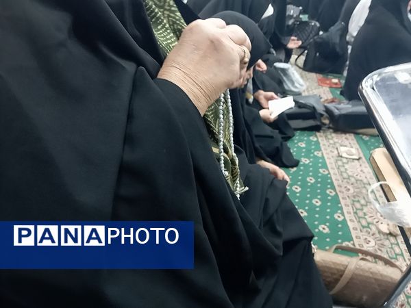 نماز جماعت همزمان با شب لیلة الرغائب در شهرستان کاشمر 