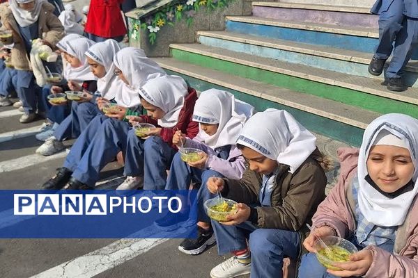 جشن میلاد حضرت علی (ع) و روز پدر در مدرسه زنده یاد قمصری شهرستان ورامین