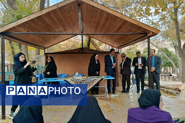 محفل صمیمی کارکنان اداری ناحیه ۴ شیراز به مناسبت روز زن