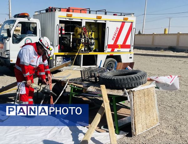 اجرای مانور زلزله و ایمنی در دبستان دین و دانش ابرکوه