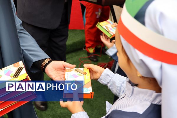 غنچه های بهارستانی آغاز سال تحصیلی را جشن گرفتند