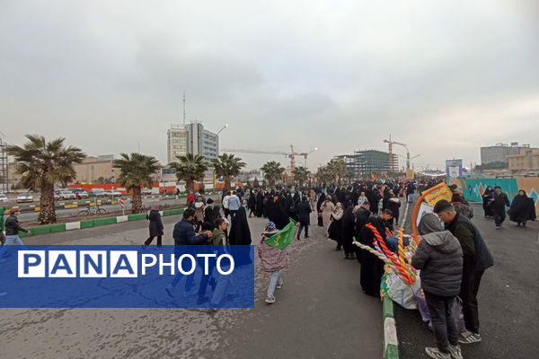 شادپیمایی مردم قم در جشن نیمه شعبان