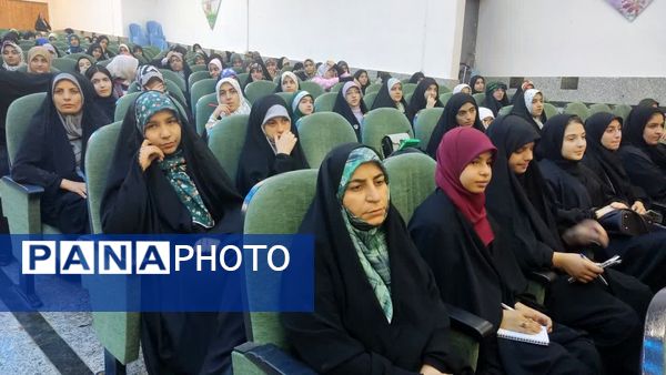 برگزاری اردو یاوران ولایت دختران متوسطه اول استان اصفهان