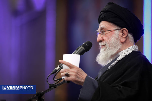 دیدار خانواده شهدای اقتدار با رهبر انقلاب در روز میلاد امیرالمومنین علیه‌السلام