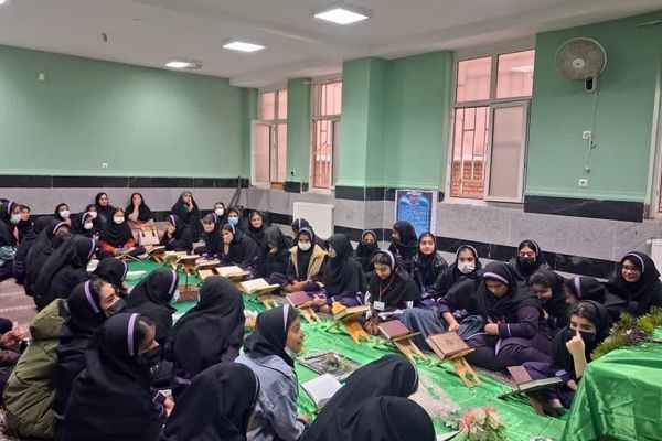 برگزاری محفل انس با قرآن کریم در مدرسه حضرت خدیجه کبری (س) جم
