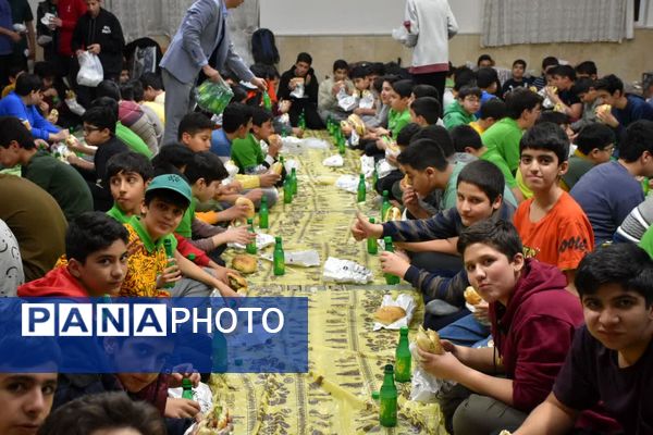  شبی به یادماندنی برای دانش آموزان دبیرستان شهید دکتر رمضانخانی یزد