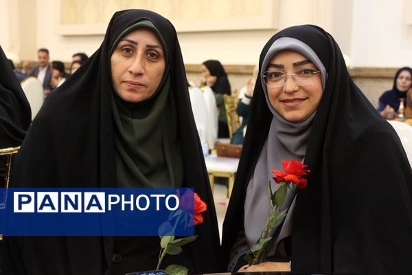 برگزاری مراسم گرامیداشت مقام معلم در بهارستان‌دو