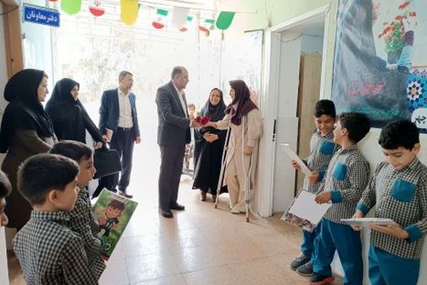 معلم فداکار بوشهری تجلیل شد