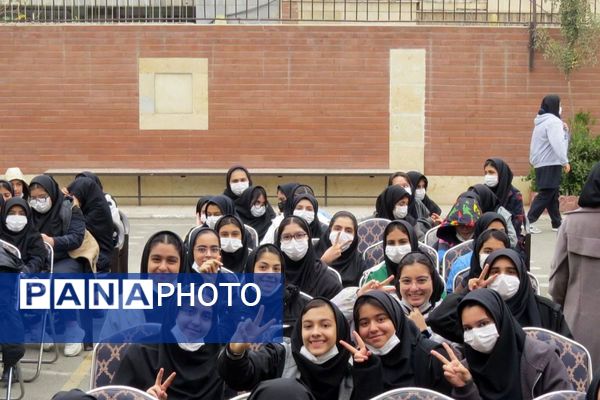 مراسم هفته پژوهش در دبیرستان بانو عفت آهنگری شهرری