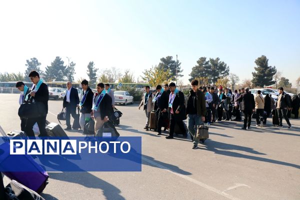 اعزام کاروان پسران عمره دانش‌آموزی از مشهد