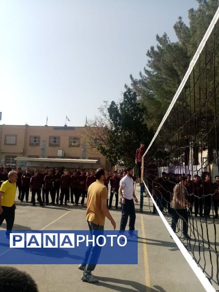 آغاز رقابت‌های ورزشی دبیرستان نمونه آیت‌الله خامنه‌ای 