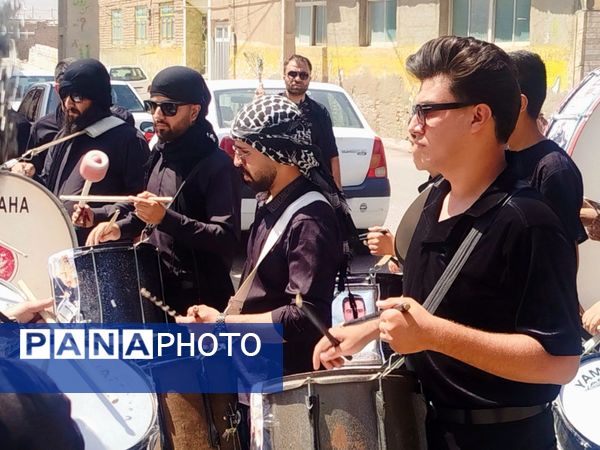 حماسه زنجیرزنی در فدافن؛ عزاداری دهه اول محرم با حضور پرشور جوانان