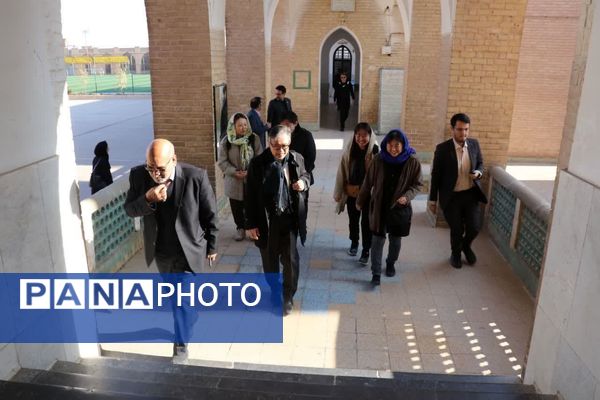 نشست هم‌اندیشی معلمان ژاپنی و یزدی