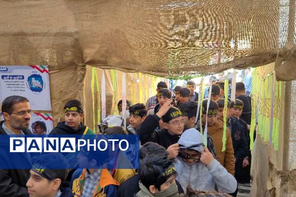 نوجوانان فاطمی از دبیرستان تا مسجد جامع