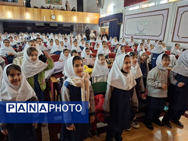 جشن یلدا ۱۴۰۴ در مدرسه ۱۷ شهریور شهرستان بجنورد 