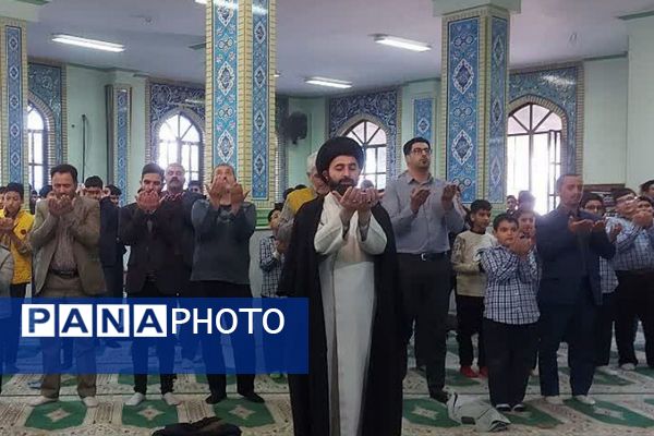 مدرسه سما  فیروزکوه میزبان افتتاحیه هفته قرآن، عترت و نماز