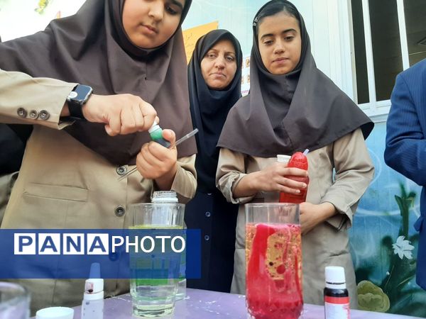 برپایی ایستگاه‌های آزمایشگاهی در مدرسه شهید محمدی پور خلیل‌آباد
