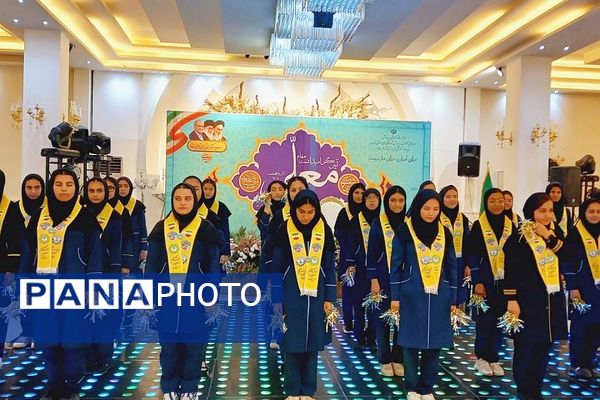  برگزاری مراسم تجلیل از معلمان و مدیران نمونه در ملارد