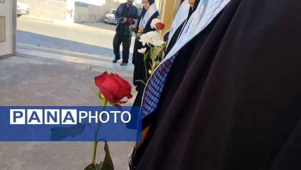 دبیرستان دخترانه حضرت معصومه سلام الله علیها میزبان پیکر شهید گمنام 