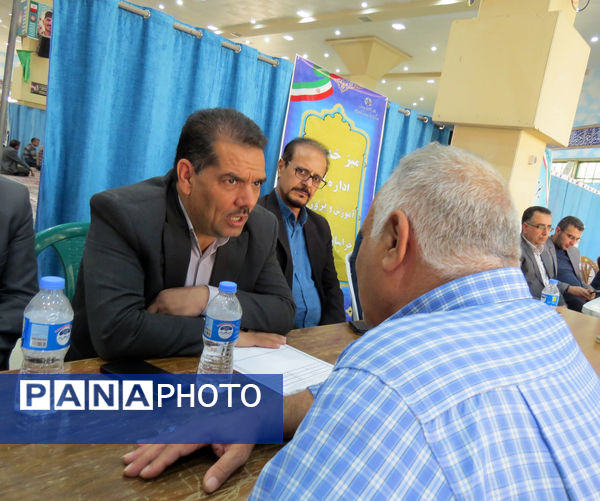 برپایی میز خدمت آموزش و پرورش خراسان شمالی