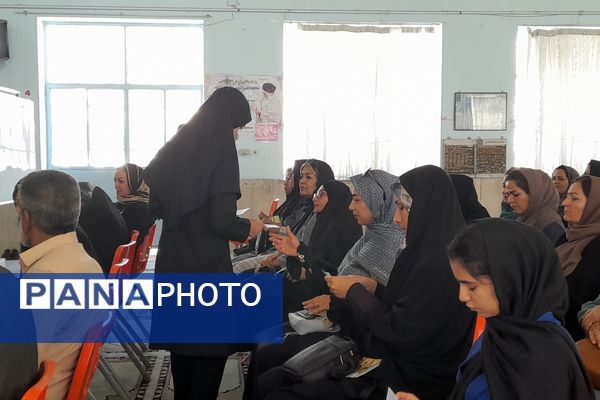 انجمن اولیا پل ارتباطی بین اولیا و مدرسه 