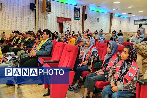 کلاس آموزشی خبرنگاری در کانون مهر تابان نیشابور