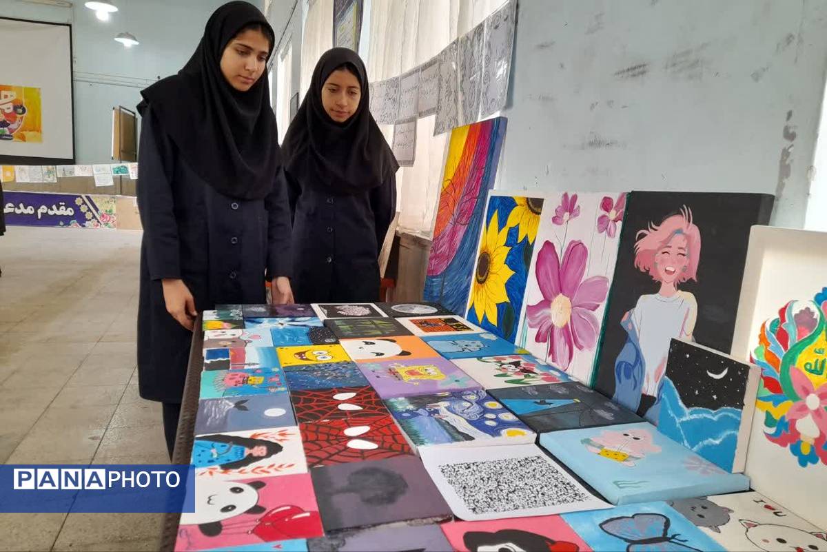 نمایشگاه و بازارچه هنرهای دستی در دبیرستان شاهد فیض شیراز 