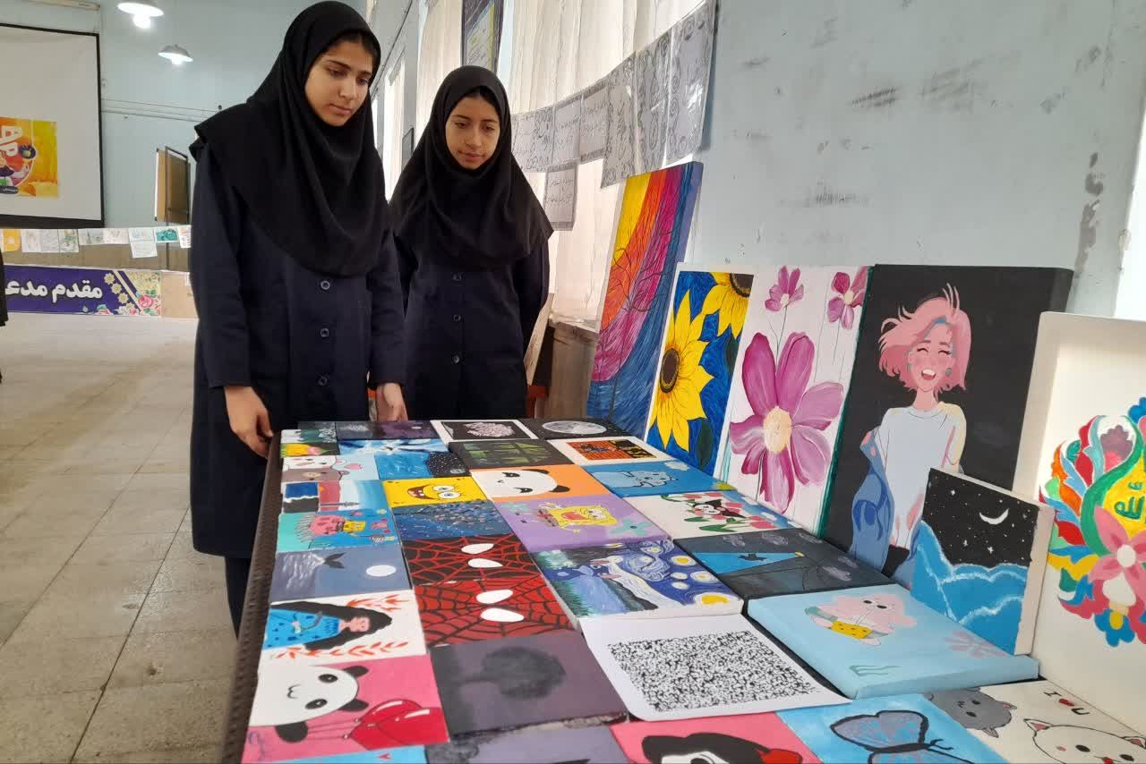 نمایشگاه و بازارچه هنرهای دستی در دبیرستان شاهد فیض شیراز 