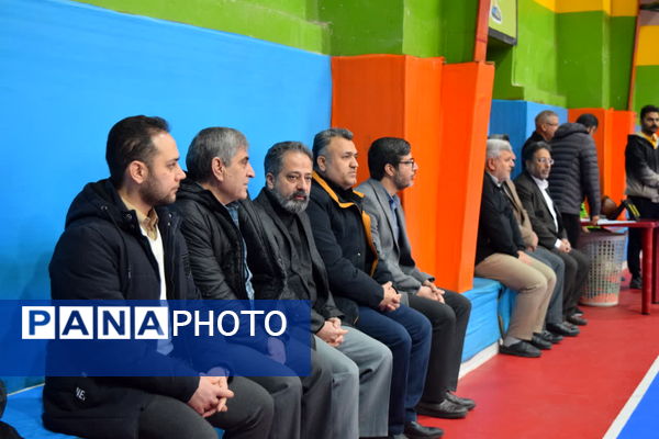 رونمایی از کف‌پوش نوین سالن هفده شهریور و آغاز مسابقات فوتسال ابتدایی منطقه۱۴