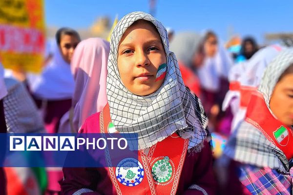 حضور پرشور دانش‌آموزان و فرهنگیان در راهپیمایی روز دانش‌ آموز در باشت 