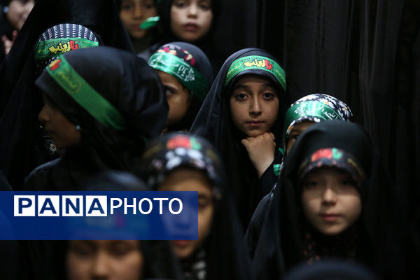عزاداری کودکان هیات «زیر گنبد طلا» برای دختر سه ساله امام حسین(ع)