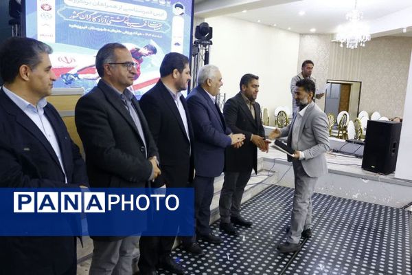 تقدیر از برگزارکنندگان مسابقات قهرمانی کشتی آزاد کارگران کشور در فیروزکوه