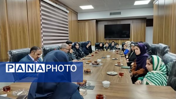 ملایر، شهر جهانی انگور و مبل و منبت ایران زمین