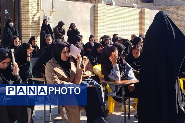 نواخته شدن زنگ انقلاب در هنرستان پروین اعتصامی چاروسا