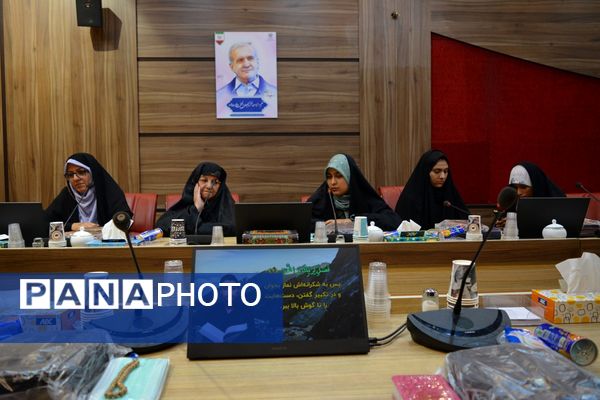 بدرقه دانش‌آموزان عمره‌گزار دختر شهرستان‌های استان تهران