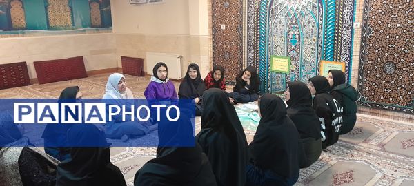 برگزاری سه‌شنبه‌های مهدوی با حضور هیئت‌های مذهبی دانش‌آموزی در دبیرستان فرزانگان استعداد درخشان ملارد