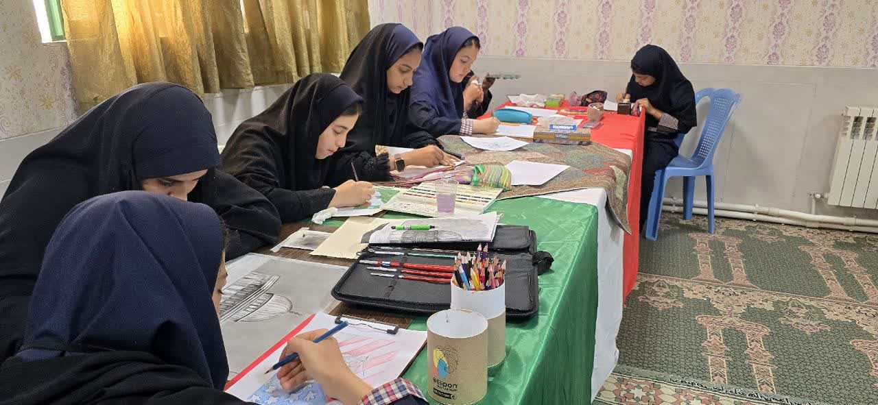 نواخته شدن زنگ استکبارستیزی و گرامیداشت هفته بسیج دانش‌آموزی در دبیرستان شاهد فردوس بافق