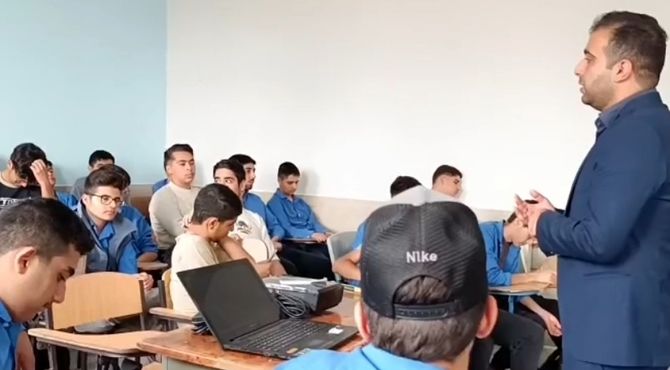 برگزاری کارگاه‌های تخصصی روش‌های مطالعه و کاهش استرس در دبیرستان ابن‌سینا 