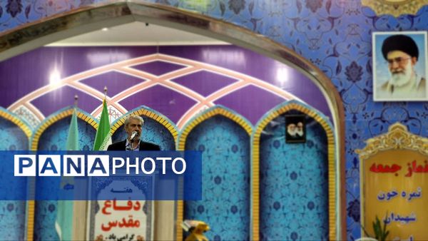 سخنرانی معاون مدیرکل و مدیر آموزش و پرورش کاشان در نماز جمعه و برگزاری میز خدمت در مصلی
