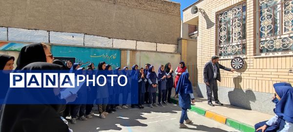 مسابقات استعداد یابی دارت در دبستان دخترانه آزادی شیروان