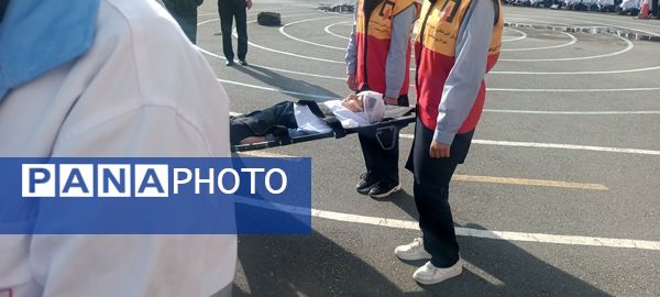 مانور آمادگی برای مقابله با بحران در آموزشگاه دخترانه راز