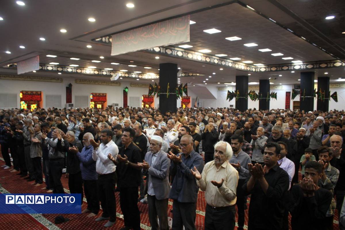 فروغ ایمان و همدلی در نماز جمعه بندرعباس