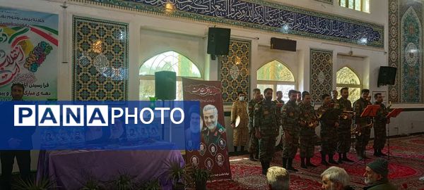 برگزاری آیین گلباران تمثال امام خمینی (ره) در تربت جام 